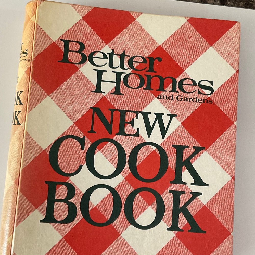 Better Homes and Gardens Red and White New Cook Book